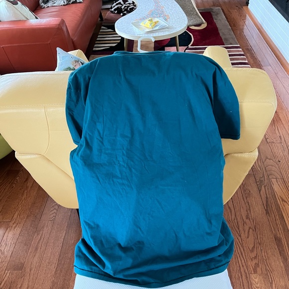 Mens Calvin Klein short sleeve v neck shirts. Worn once to try on. - Picture 8 of 9